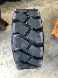 ROADWORKS/ CEMENT L-5 SKID STEER TYRES 12-16.5